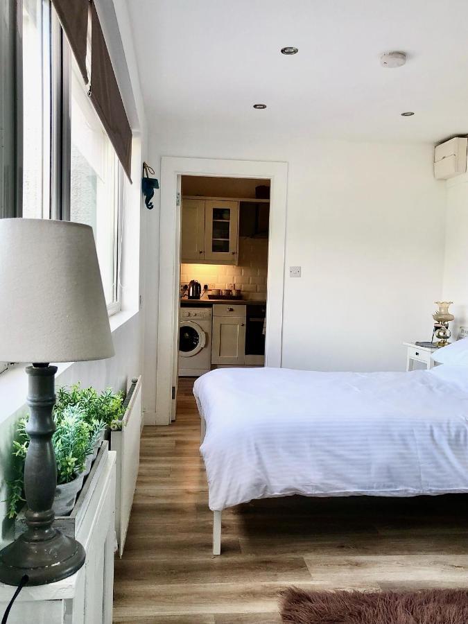 Ballygally Seaview And Garden Hideaway Екстер'єр фото